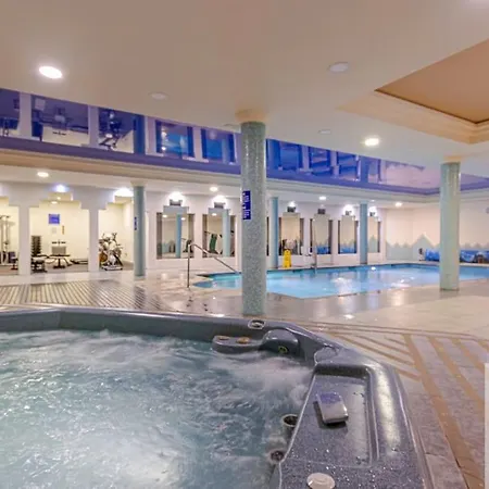 2 Bdr With Heated Pool & Jacuzzi 아파트