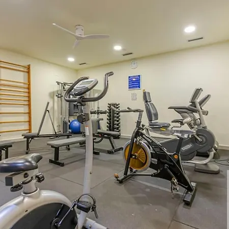2 Bdr With Heated Pool & Jacuzzi 아파트 *